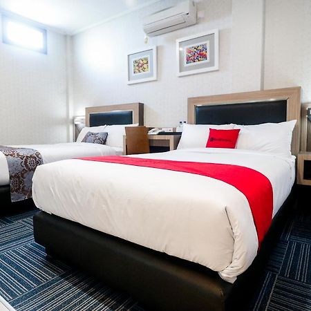 Hotel RedDoorz near Taman Bekapai Balikpapan  Zewnętrze zdjęcie