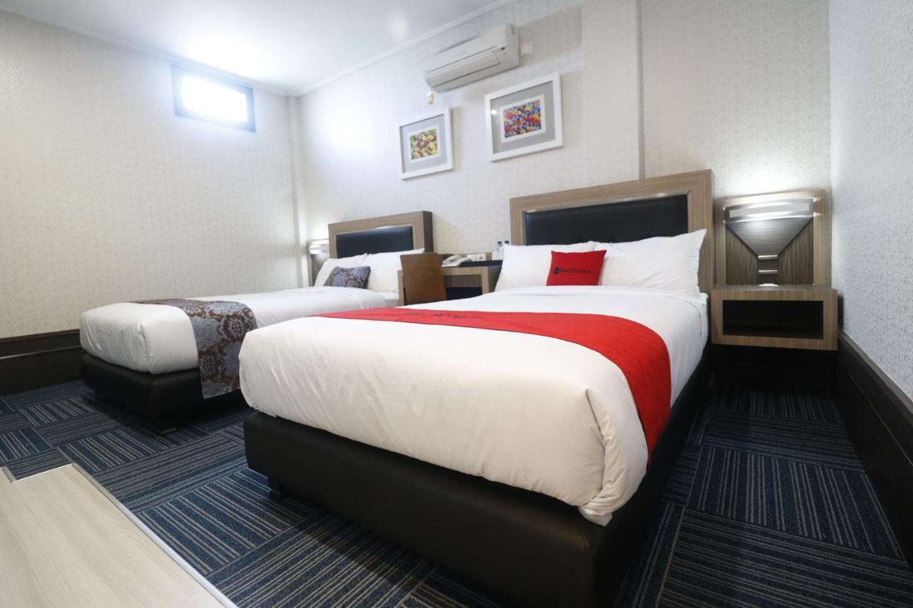 Hotel RedDoorz near Taman Bekapai Balikpapan  Zewnętrze zdjęcie